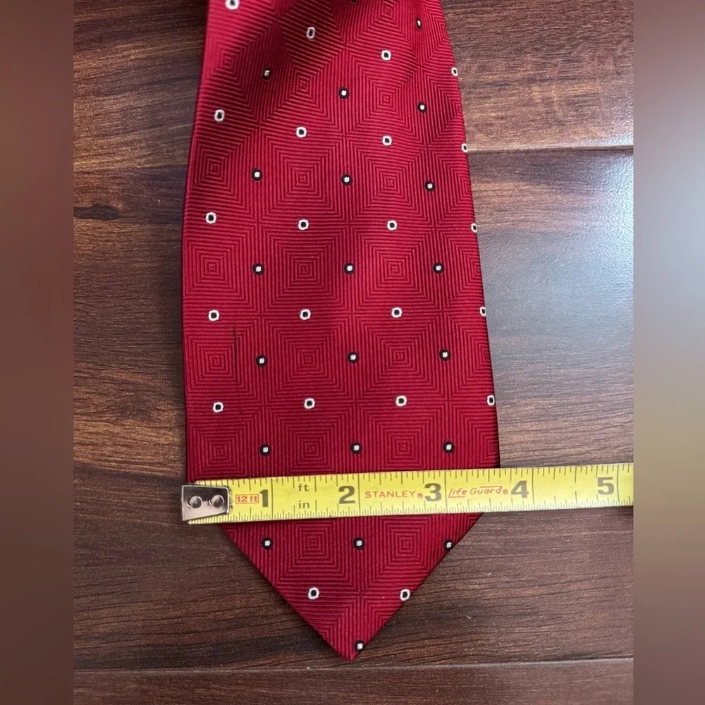 Brooks Brothers Makers Burgundy Pure Silk Tie with Geometric Design